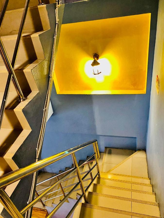 Frutta Hostel Patong Buitenkant foto