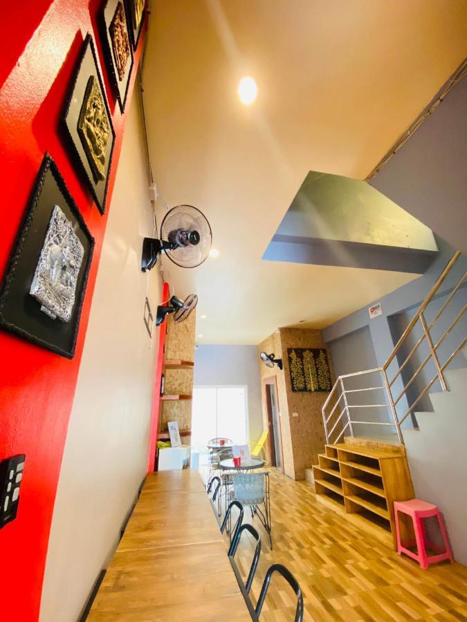 Frutta Hostel Patong Buitenkant foto